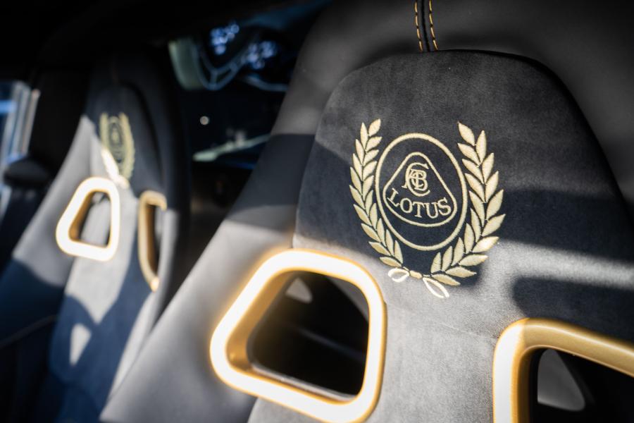 Детали интерьера Lotus Exige Sport 350 GP Edition 2020 года  (JP) (фото 2 из 18)